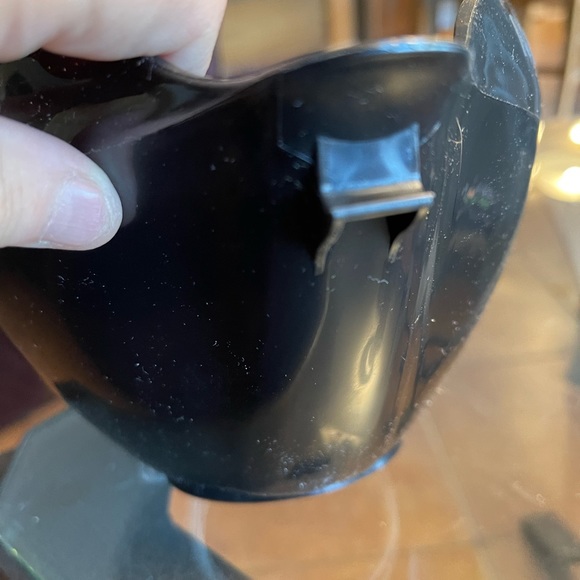 New POURfect Set of 2 Spill Poof Bowls w/Measurements inside of bowl - Picture 5 of 8